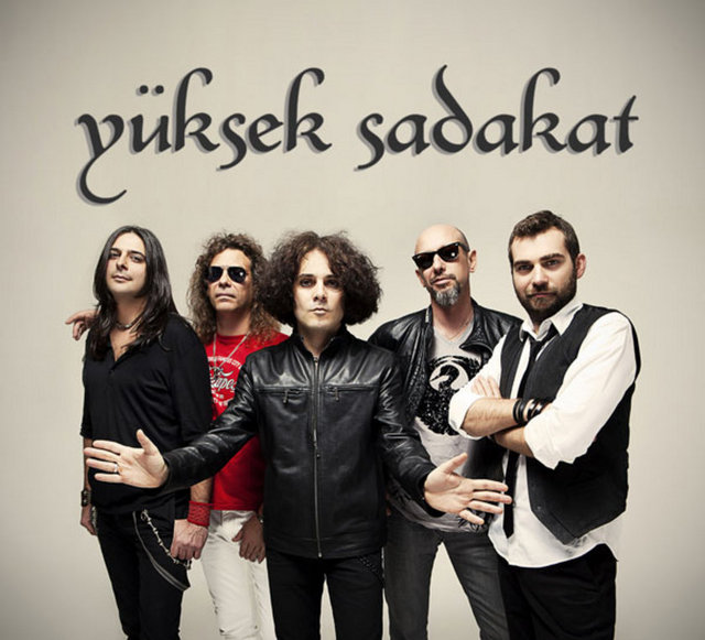 8 Aralık Cumartesi, Ghetto'da; saat 22.30'dan sonra, Yüksek Sadakat. Giriş: 44, 34 TL. Tel: (212 251 75 01)