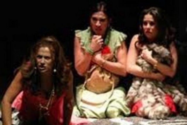 7-8-9 Aralık Mekan Artı'da; saat 20.30'da, Adalet Ağaoğlu'nun eseri, Aybike Esin Tumluer ve ekibinin yeni yorumuyla "Kozalar". Tel: (212 224 57 56)) -