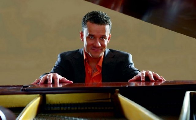 8 Aralık Cumartesi, İstanbul Jazz Center'da; saat 21.30'da, piyanist Jacky Terrasson. Giriş: 45 TL. Tel: (212 327 50 50) -
