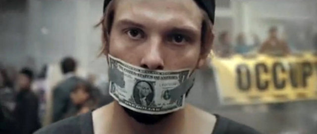 İnsanları para ile susturmak normal mi?