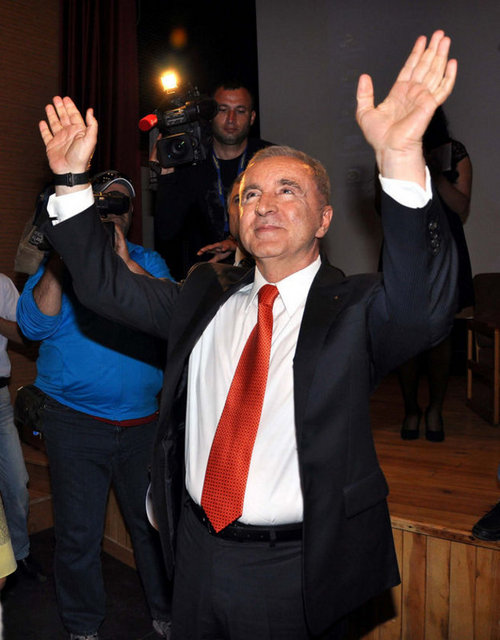 ÜNAL AYSAL 
