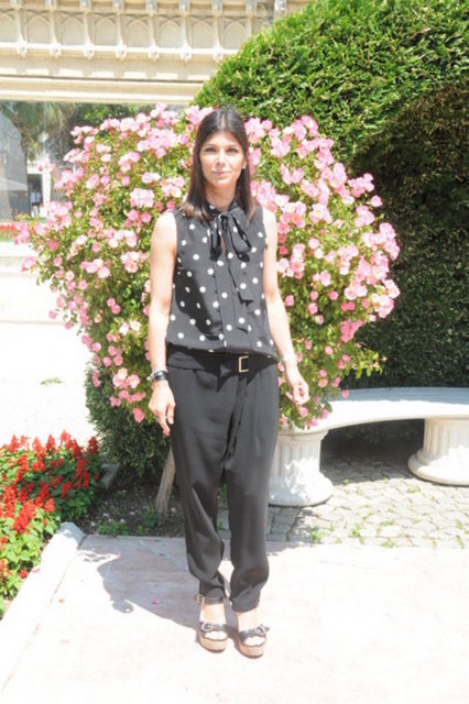 ZEYNEP ÜSTÜNEL
