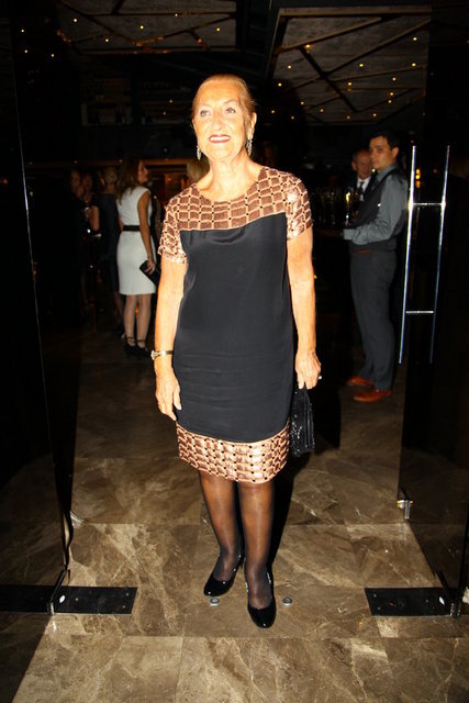 ELÇİN GÜMRÜKÇÜOĞLU 