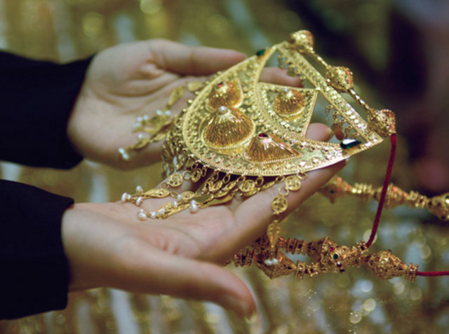 KENTTEKİ KUYUMCULAR TURİSTLERİN UĞRAK YERİ.