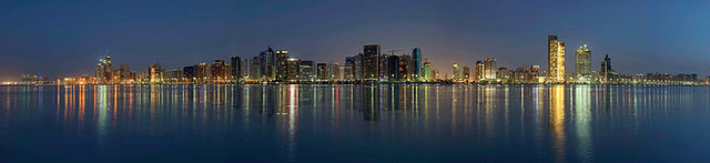 AL BERI; ABU DABİ'NİN - GECE MANZARASI