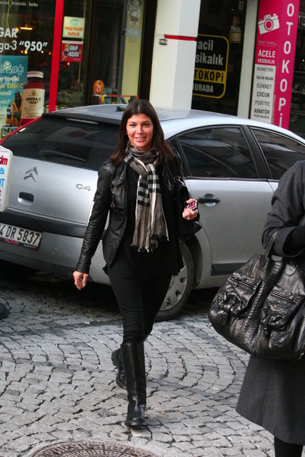 ZEYNEP ÜSTÜNEL