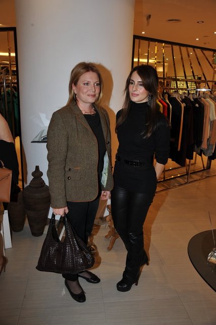 CAROLINE, NEVBAHAR KOÇ 