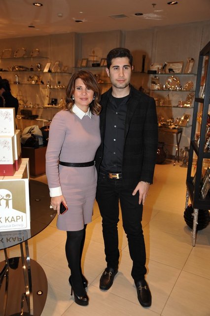 BERRİN YOLERİ, MATTHEW ONASSIS 