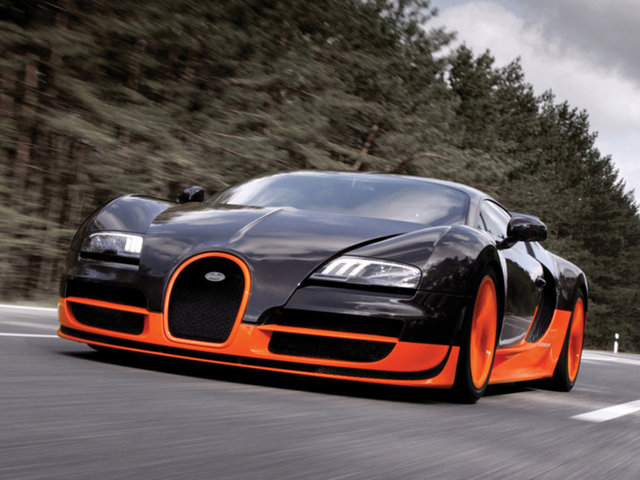 Bugatti Veyron Super Sports fiyatı:$2,400,000