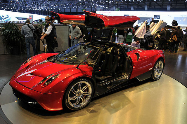 Pagani Huayra Fiyatı:$1,300,000
