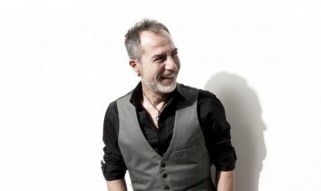 14 Aralık Cuma, Nardis Jazz Club'da; saar 21.30'da, Ercüment Vural Quintet. Giriş: 35 TL. Tel: (212 244 63 27)
