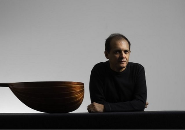 14 Aralık Cuma, Salon İKSV'de; saat 21.30'da, Anouar Brahem Trio. (Anouar Brahem: Tunuslu ud sanatçısı, Barbaros Erköse: 'Roman cazcı', klarnet sanatçısı) Giriş: 102, 56 TL. Tel: (212 334 07 00)