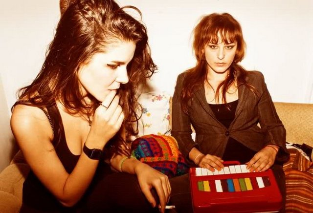 15 Aralık Cumartesi, Borusan Müzik Evi'nde; saat 20.00'de, SGI. (Gaye Su Akyol synthesizer, klavye, vokal - Tuğçe Şenoğul synthesizer, klavye, vokal) Giriş: 27, 20 TL. Tel: (212 336 32 71) -