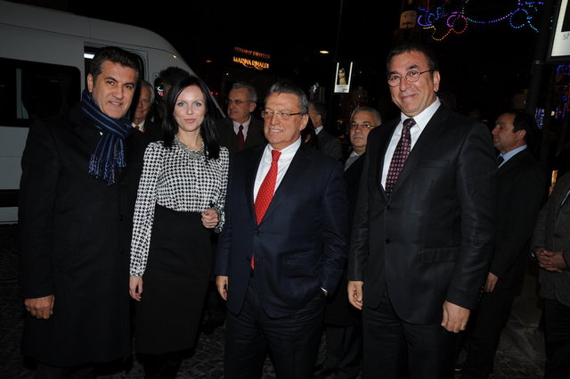 MUSTAFA SARIGÜL, ANNA, MESUT YILMAZ