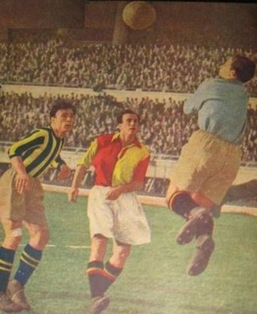 Galatasaray ile Fenerbahçe arasındaki 102 yıllık rekabette en fazla golü, Fenerbahçeli Zeki Rıza Sporel attı. Sporel, Galatasaray'a karşı oynadığı 42 maçta, toplam 27 kez rakip fileleri havalandırdı.Zeki Rıza Sporel'i, 24 golle yine bir Fenerbahçeli Alaattin Baydar izliyor. Fenerbahçeli Lefter Küçükandonyadis'in 20, Galatasaraylı Metin Oktay'ın ise ezeli rekabette 19 golü bulunuyor.