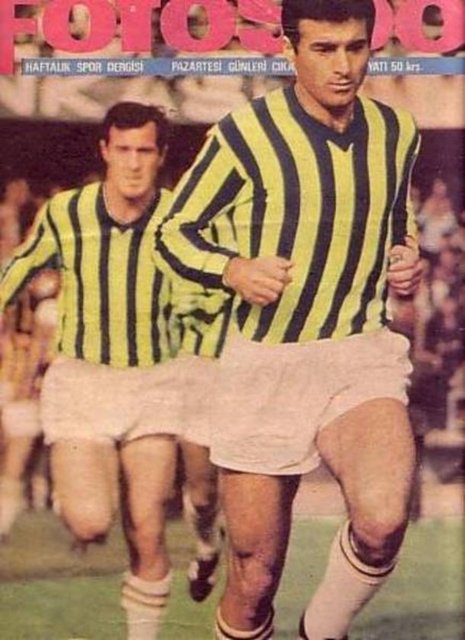 Galatasaraylı Bahri Altıntabak, Fenerbahçeli Şeref Has ile Nezihi Tosuncuk, ezeli rekabet tarihinde hem kendi kalesine, hem de rakip kaleye gol atan oyuncular oldu.