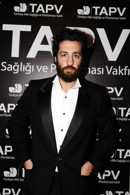 ÜMİT BENAN