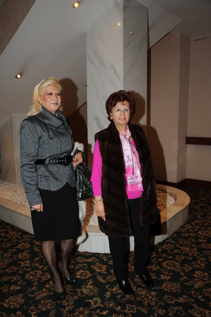 ESİN ÖZBEK, TÜRKAN SABANCI
