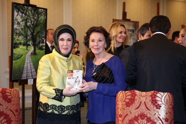 EMİNE ERDOĞAN, KENIZE MURAD
