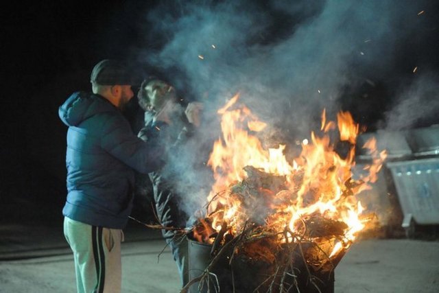 * Köyüme kaçsam kurtulur muyuz?