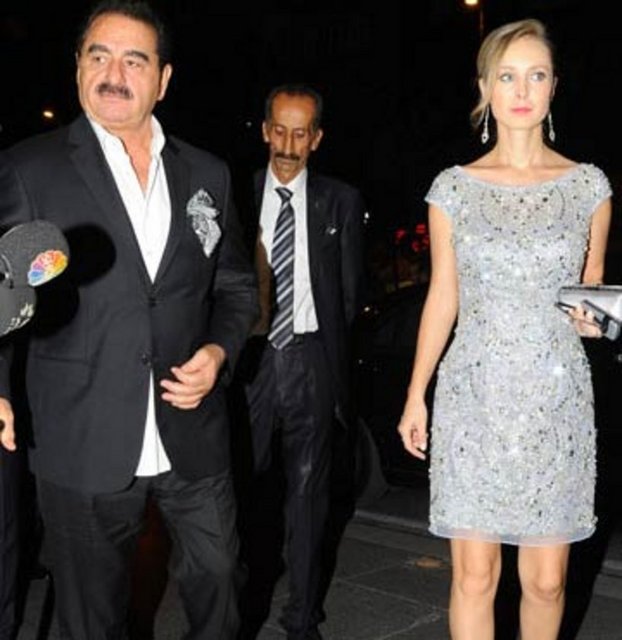 Ünlü Türkücü İbrahim Tatlıses'in asistanı Emre Ergen ile Özlem İlkay  Günay Restaurant'ta kıyılan nikahla hayatlarını birleştirdi