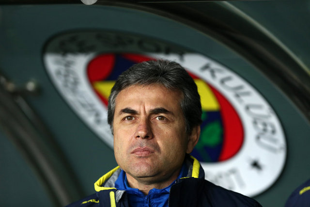 Fenerbahçe-Marsilya mücadelesinde 2-0'dan 2-2'ye gelen maç sinirleri gerdi. Saracoğlu tribünlerinden ilk kez "Aykut istifa" sesleri yükseldi, bir grup ise bu tezahüratı ıslıklarla protesto etti!
