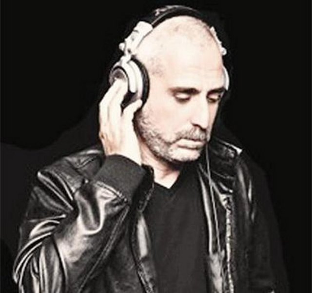 31 Aralık Pazartesi, İstanbul Ortaköy Princess Hotel'de; Ozan Çolakoğlu, Suat Ateşdağlı, Cihat Uğurel. Tel: (212 227 60 10)