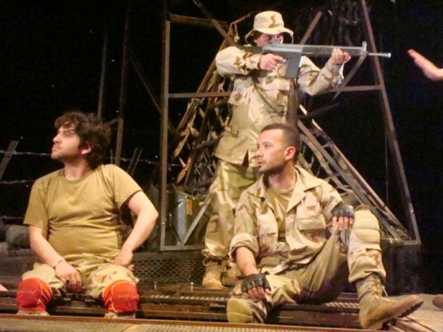 28-29 Aralık, İstanbul Devlet Tiyatrosu Cevahir Sahneleri'nde; saat 20.00'de, Irwin Shaw'ın yazdığı, Coşkun Büktel'in yönettiği, Musa Uzunlar, Salih Dündar, Civan Canova, Ömer Hüsnü Turat ve Ali Fuat Çimen gibi isimlerin rol aldığı "Ölüleri Gömün". Giriş: 10, 4 TL. Tel: (212 380 12 38)