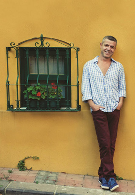 29 Aralık Cumartesi, İstanbul Jolly Joker'de; saat 22.00'den sonra Levent Yüksel. Giriş: 51 TL. Tel: (212 249 07 49)