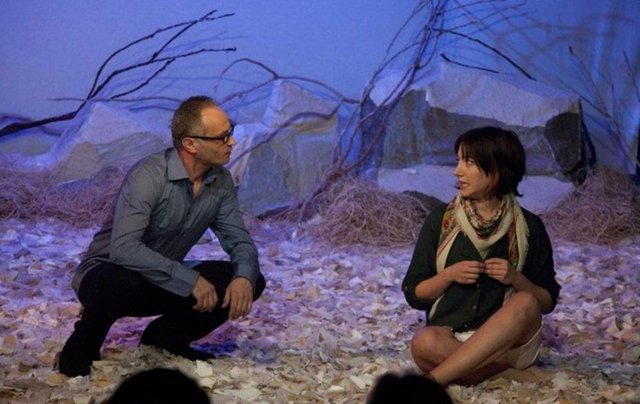 29 Aralık Cumartesi, Maya Cüneyt Türel Sahnesi'nde; saat 20.30'da, Sevilay Saral'ın yazdığı, Metin Göksel'in sahneye koyduğu, Uluç Esen, Duygu Dalyanoğlu, Cüneyt Yalaza, Pelin Batu / Zeynep Okan'ın rol aldığı "Eleni'den Mektuplar - Tiyatro Boğaziçi". Tel: (212 252 74 52)