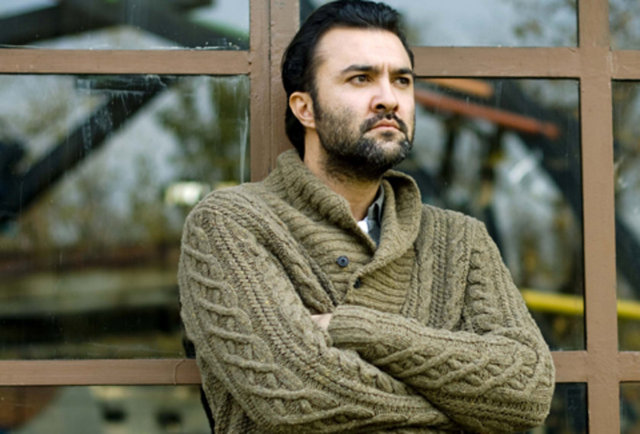 29 Aralık Cumartesi, Krek'te; saat 20.30'da, Berkun Oya'nın yazıp-yönettiğ,  - Defne Kayalar, Kaan Taşaner, Öner Erkan, Özge Özel, Şerif Erol ve Ulaş Tuna Astepe'nin rol aldığı "Babamın Cesetleri". Giriş: 45 TL. Tel: (212 311 78 24) -