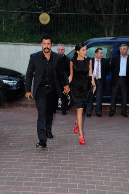 BURAK ÖZÇİVİT - CEYLAN ÇAPA