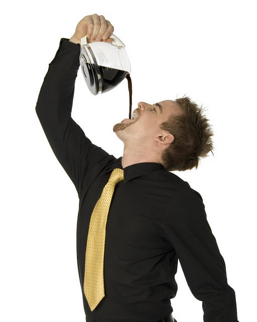 Günde 2 tatlı kaşığından fazla kahve, uzun süreli tüketimde, genetik yatkınlık da varsa, kemik erimesine yol açabilmektedir. -