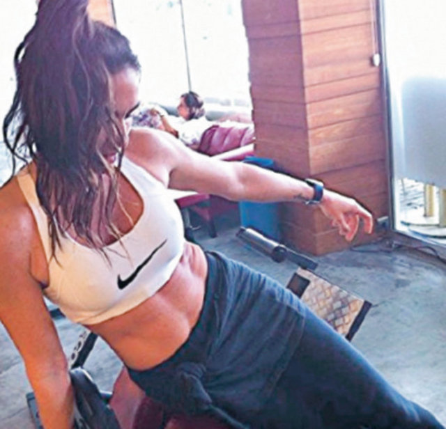 Eda Taşpınar, 2013 yazına formda girmek için spor salonundan çıkmıyor.