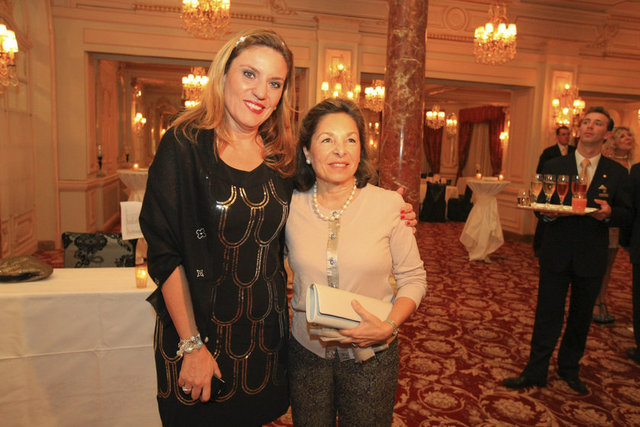 HÜLYA BİREN, ROXANE ZAND