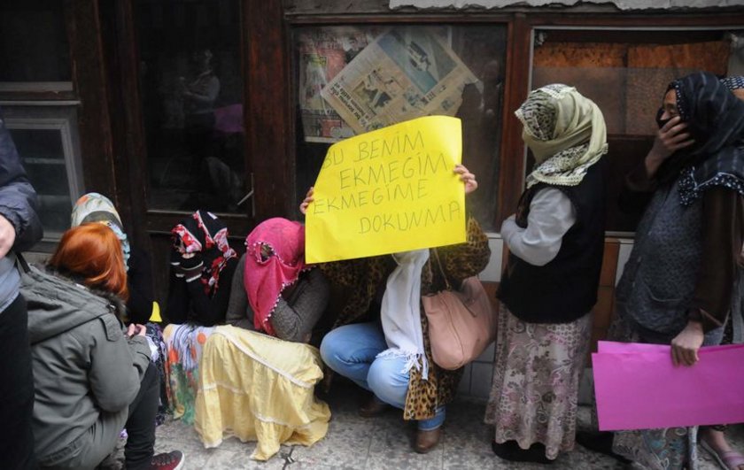 Karaköy’deki Zürafa Sokak’ta bulunan genelevler çalışan kadınlar eylem