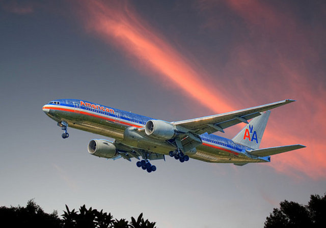 AMR-Dünyanın 4. büyük havayolu şirketi American Airlines ve AMR iflas koruma başvurusunda bulundu. Şirketlerde durumun kurtarılabilir olduğunu göstermek istercesine 13 bin kişinin işine son verildi.