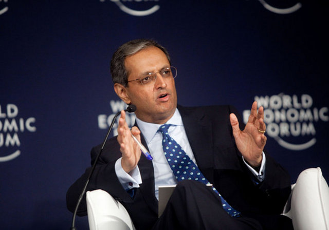Citigroup-Geçtiğimiz yıl tasarruf tedbirleri kapsamında 11 bin bankacının içine son veren Citigroup tasarruf için CEO'sunu bile işten çıkardı yerine daha düşük bir ücretle Michael Corbat'ı aldı.