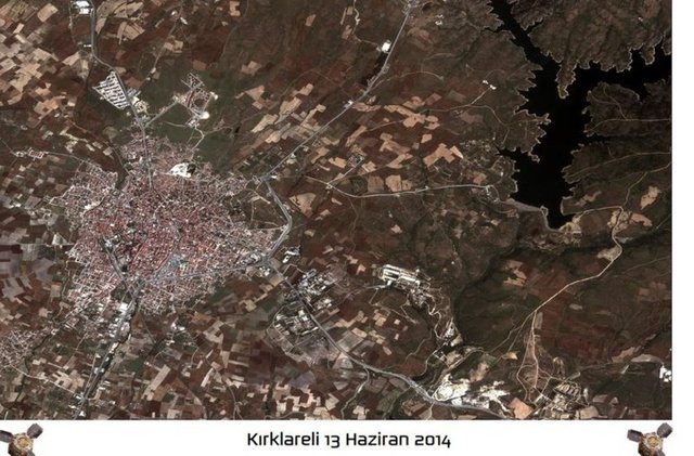 Dünya etrafındaki bir turunu 98 dakikada tamamlayan uydu, spot, geniş  alan, şerit ve stereo görüntüleme yeteneğiyle dünyanın her yerinden  görüntü alma ve iletişim konisi içinde yer istasyonuna aktarma  yeteneğine sahip.