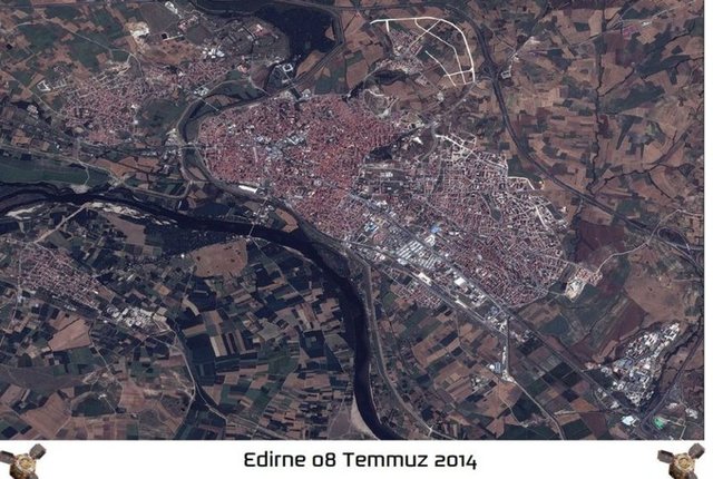 Genelkurmay, "Yerli olarak geliştirilen uçuş bilgisayarlarını ve  yazılımlarını kullanan Göktürk 2 uydusunun sağlık verileri, planlanan  ömür değeri çerçevesinde normal seviyelerde seyretmektedir" bilgisini de  verdi.