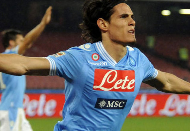 Napoli Başkanı Aurelio De Laurentiis, takımın yıldızı Edinson Cavani'ye gelen 55 milyon Euro'luk teklifi reddettiklerini açıkladı. Takımın ismi açıklanmadı