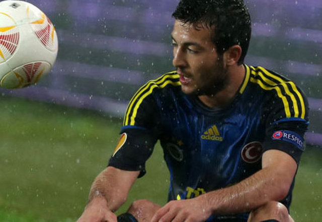 Fenerbahçe'nin alacaklarına karşılık sözleşmesini feshettiği Özgür Çek, Eskişehirspor'a transfer oldu