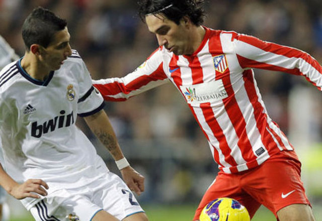 Atletico Madrid'de başarılı bir sezon geçiren ve kulüpten gideceği yolunda spekülasyonlar yapılan Arda Turan için, teknik direktörü Diego Simeone kesin ve net konuştu. Arjantinli hoca "Arda takımda kalacak. Onun hakkında dolanan haberleri hiç duymadım. Herkes ne isterse söyleyebilir. Önemli olan onun sahada ne gösterdiği. Arda en iyi oyuncularımızdan biri. Her maç yüreğini sahaya koyuyor. Arda kulübümüzün sözleşmeli oyuncusudur" ifadelerini kullanarak oyunucusu sahiplendi.