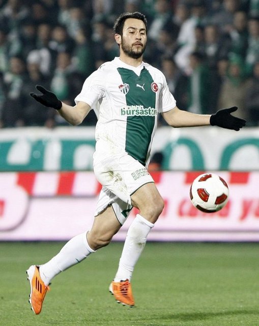 Mersin İdman Yurdu, Bursaspor'dan Ozan İpek ile prensipte anlaştı.