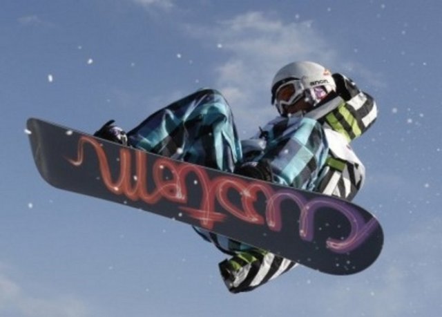 Hannah Teeter-Snowboard