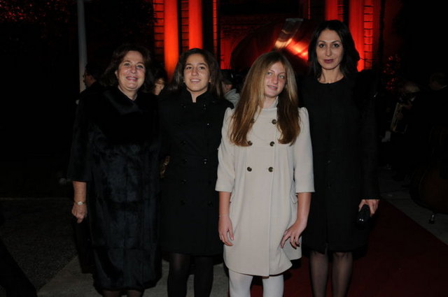 YASEMİN GÜLMAN, REYHAN İPEKEL, MONİK İPEKEL