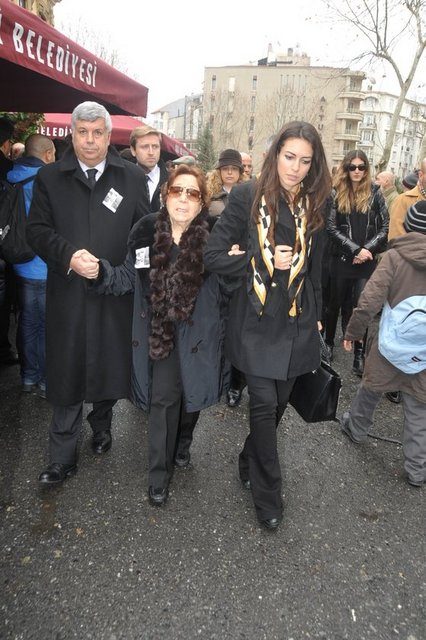TURGAY ARTAM, AYTEN DOĞANÇAY, LARA TÜRKER