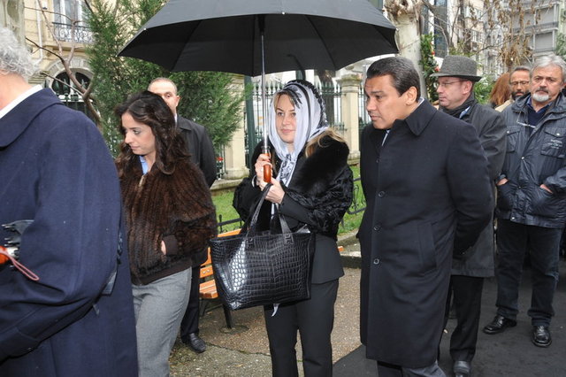 MAYA PORTAKAL, DEMET SABANCI - CENGİZ ÇETİNDOĞAN