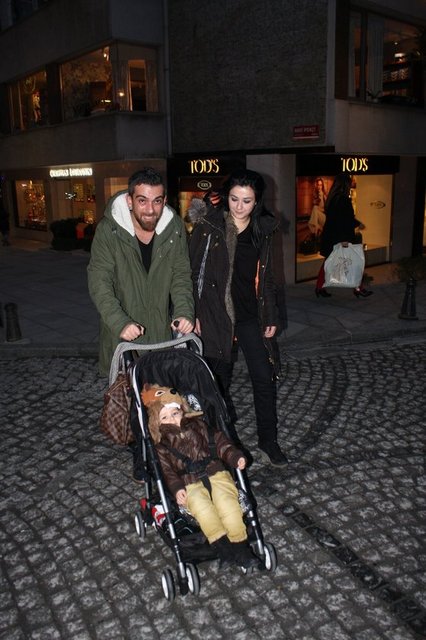 "40 yaşında baba olacağım" - Bugün Ne Giysem yarışmasının jüri üyelerinden Hakan Akkaya, Nişantaşı'nda objektiflere takıldı