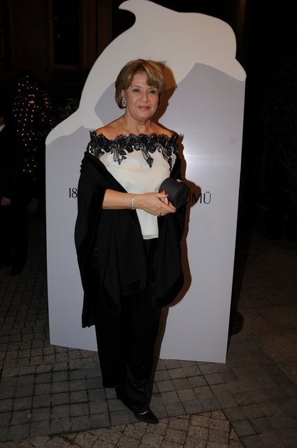 NESLİHAN TAKİ 